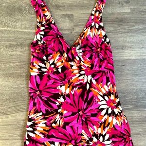 PRETTY FLORAL TOP !!